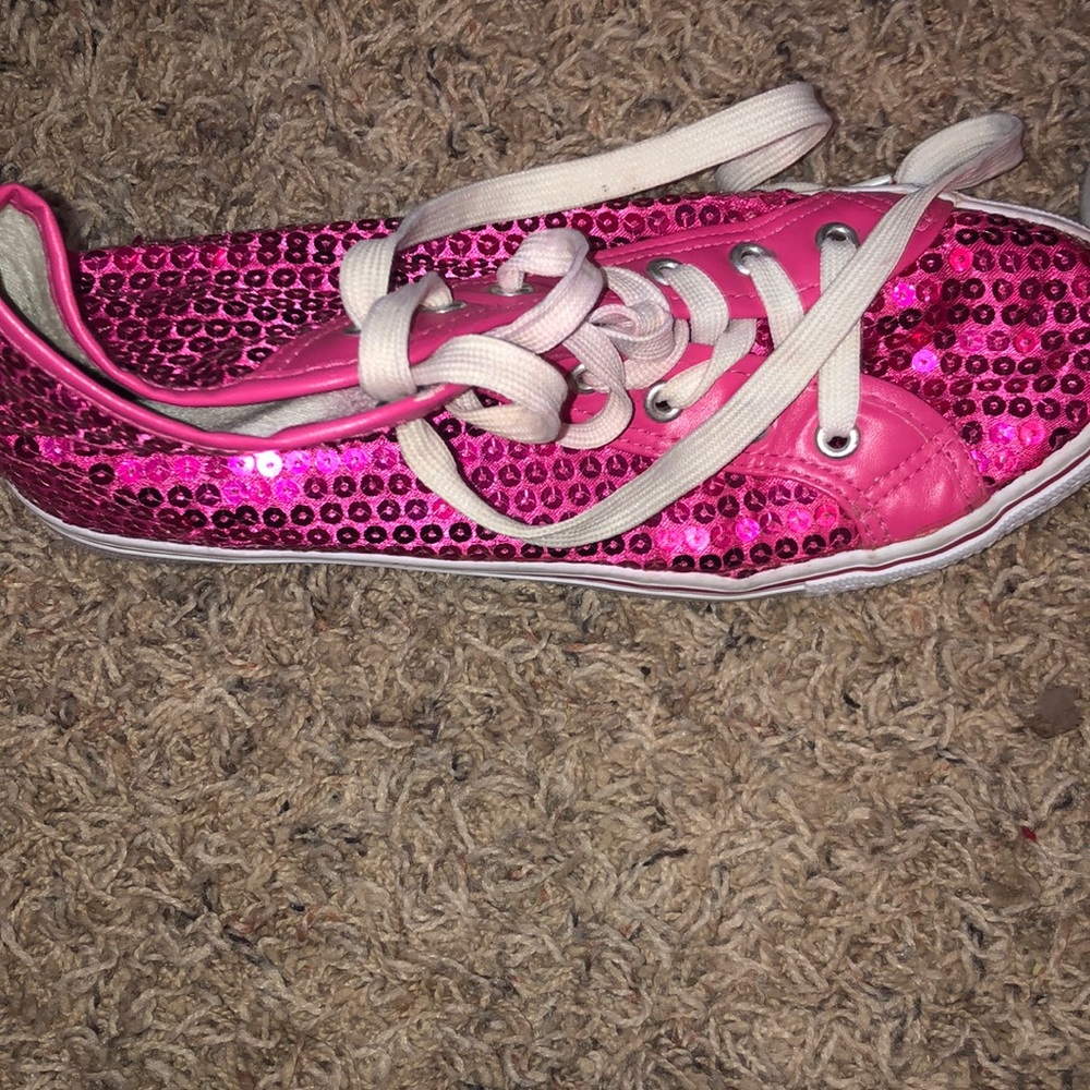 pink converse